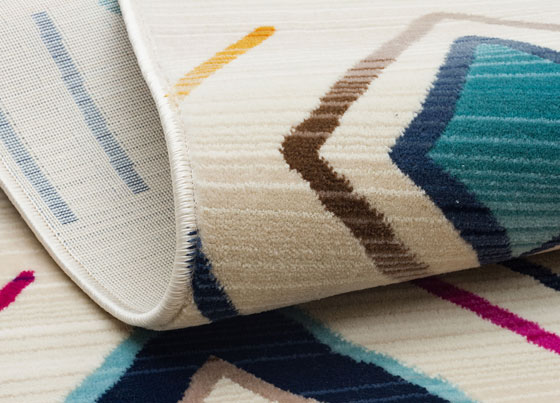 Petra Bohem: Modern machine made rug with polypropylene