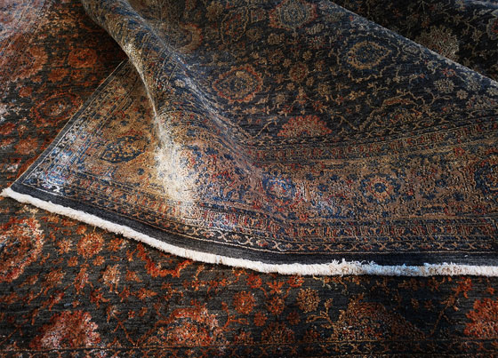 Lahor: Exclusive Machine Made Rugs With High-Low Texture in Deep And Intense Colors